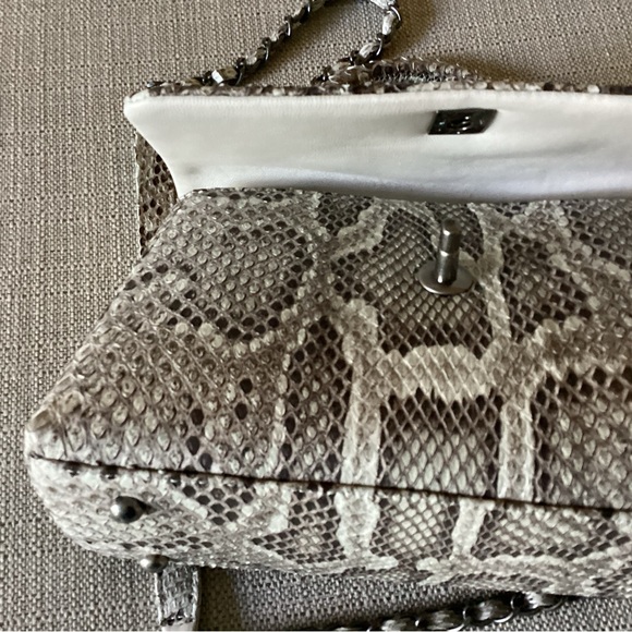 Authentic Chanel python - Picture 9 of 16